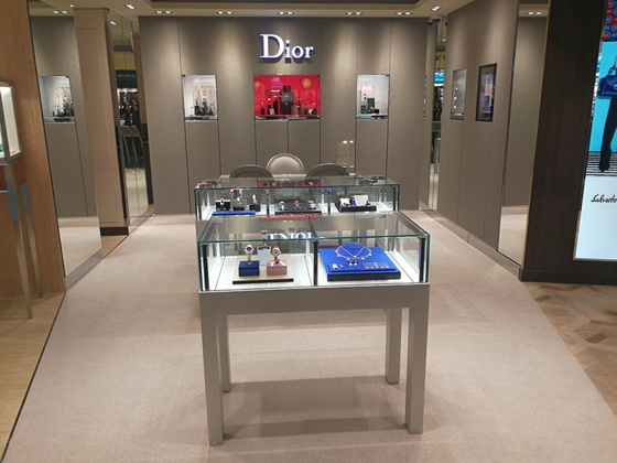 Dior Jewelry and Watches boutique, World Dream – global marine debut of a Dior Jewelry and Watches boutique. 