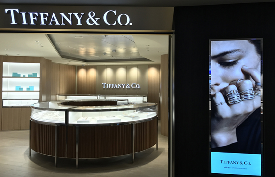 Tiffany boutique, World Dream – Asia’s first Tiffany & Co. store at sea. 
